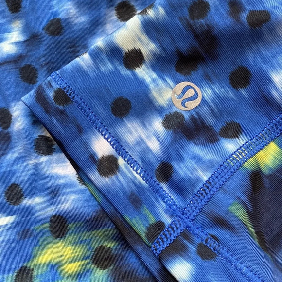 Lululemon Kanto Catch Me Tank Windy Blooms Saphire Blue Multi / Naval Blue 4 - Picture 6 of 10